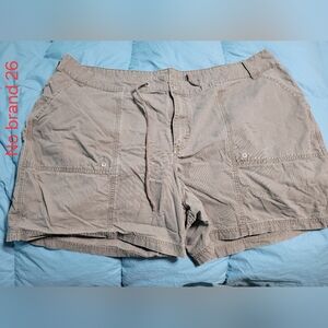 Casual Tan Cargo Shorts